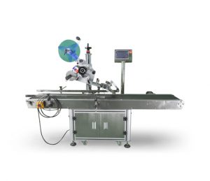 Automatic flat labeling machine